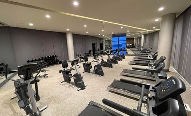 FOR SALE: SEAVIEW STUDIO CONDO UNIT IN MANDANI BAY SUITES. MOVE-IN READY. FULLY- FURNISHED. NEAR CEBU DOCTOR'S UNIVERSITY-MANDAUE CITY, CEBU.