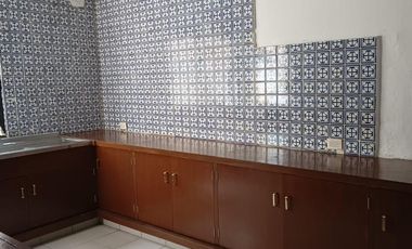 CASA EN RENTA PARA OFICINAS, CLINICA O CONSULTORIO EN VERTIZ