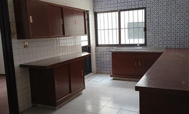 CASA EN RENTA PARA OFICINAS, CLINICA O CONSULTORIO EN VERTIZ