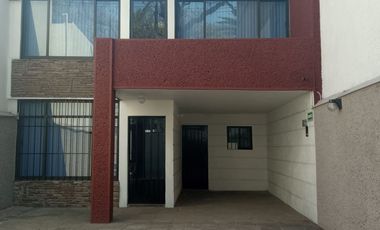 CASA EN RENTA PARA OFICINAS, CLINICA O CONSULTORIO EN VERTIZ