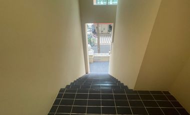 HOT ! 4 Stories Townhouse for Sale 4 Bedrooms 6 Bathrooms corner house located in the middle of ThongLo area, British Town Thonglor