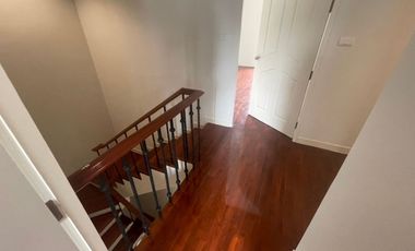 HOT ! 4 Stories Townhouse for Sale 4 Bedrooms 6 Bathrooms corner house located in the middle of ThongLo area, British Town Thonglor