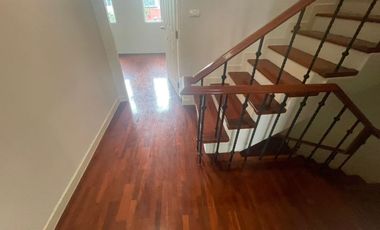 HOT ! 4 Stories Townhouse for Sale 4 Bedrooms 6 Bathrooms corner house located in the middle of ThongLo area, British Town Thonglor