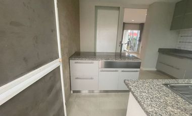 HOT ! 4 Stories Townhouse for Sale 4 Bedrooms 6 Bathrooms corner house located in the middle of ThongLo area, British Town Thonglor