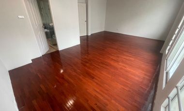 HOT ! 4 Stories Townhouse for Sale 4 Bedrooms 6 Bathrooms corner house located in the middle of ThongLo area, British Town Thonglor