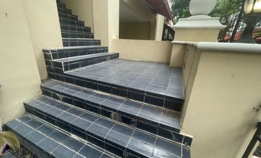 HOT ! 4 Stories Townhouse for Sale 4 Bedrooms 6 Bathrooms corner house located in the middle of ThongLo area, British Town Thonglor