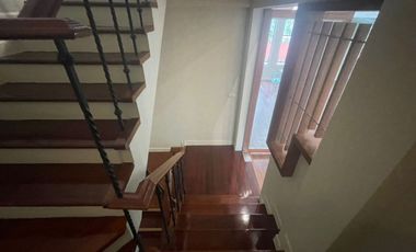 HOT ! 4 Stories Townhouse for Sale 4 Bedrooms 6 Bathrooms corner house located in the middle of ThongLo area, British Town Thonglor