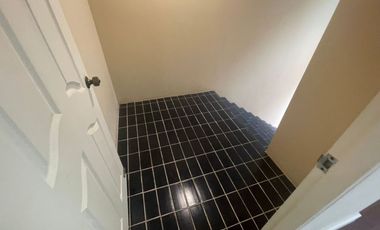 HOT ! 4 Stories Townhouse for Sale 4 Bedrooms 6 Bathrooms corner house located in the middle of ThongLo area, British Town Thonglor