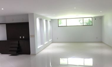 Casa en venta 4 niveles  en la cima de Zapopan