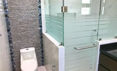 Casa en venta 4 niveles  en la cima de Zapopan