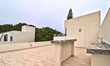 CASA CON ROOF GARDEN EN LOMAS DE CUERNAVACA