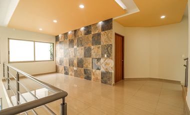 CASA CON ROOF GARDEN EN LOMAS DE CUERNAVACA