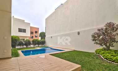 CASA CON ROOF GARDEN EN LOMAS DE CUERNAVACA