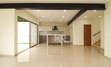 CASA CON ROOF GARDEN EN LOMAS DE CUERNAVACA