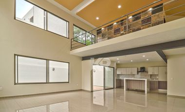 CASA CON ROOF GARDEN EN LOMAS DE CUERNAVACA