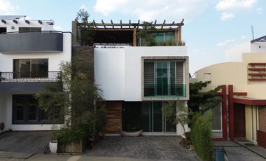 RESIDENCIA EN VALLE IMPERIAL