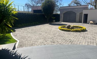 Casa en VENTA… Los Sauces Col. Llano Grande, Metepec, Méx.