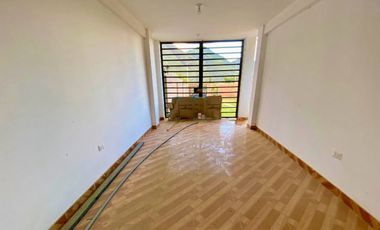 VENTA DE CASA DE ESTRENO, LA ESPERANZA HUANUCO