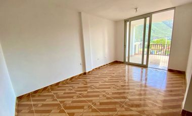 VENTA DE CASA DE ESTRENO, LA ESPERANZA HUANUCO