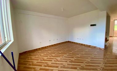 VENTA DE CASA DE ESTRENO, LA ESPERANZA HUANUCO