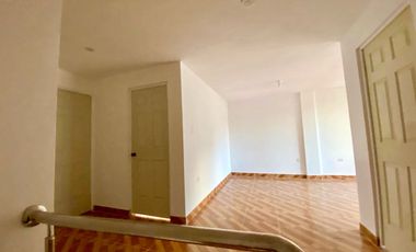 VENTA DE CASA DE ESTRENO, LA ESPERANZA HUANUCO