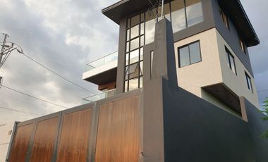 House and Lot For Sale in Monteverde Royale Executive Village at Taytay, Rizal