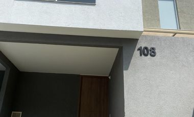 VENDO CASA CIUDAD COUNTRY.