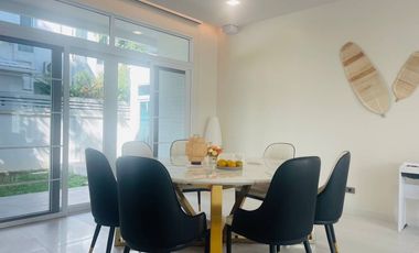THE MINIMALUXE is different from all other residences within the development project. Created to foster a sense of zen- like calm, creativity ,seamles