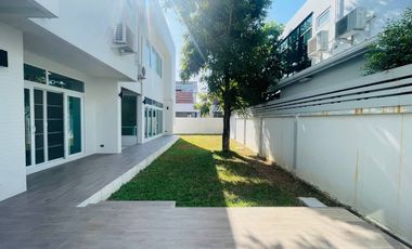 THE MINIMALUXE is different from all other residences within the development project. Created to foster a sense of zen- like calm, creativity ,seamles