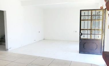 VENTA DE CASA SOLA CON JARDÍN DE 500 M2 EN OACALCO, YAUTEPEC