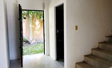 VENTA DE CASA SOLA CON JARDÍN DE 500 M2 EN OACALCO, YAUTEPEC