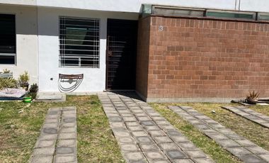 Renta casa con recámara en planta baja con baño, en Residencial Ave del Paraíso, Cuautlancingo