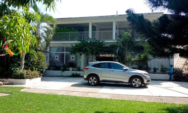 Casa de la laguna jardín y alberca en Acapulco (tres palos)