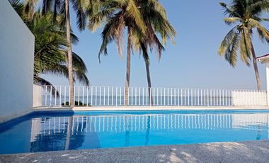Casa de la laguna jardín y alberca en Acapulco (tres palos)