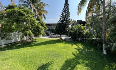 Casa de la laguna jardín y alberca en Acapulco (tres palos)