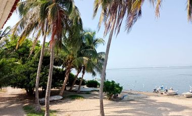 Casa de la laguna jardín y alberca en Acapulco (tres palos)