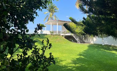 Casa de la laguna jardín y alberca en Acapulco (tres palos)