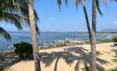 Casa de la laguna jardín y alberca en Acapulco (tres palos)