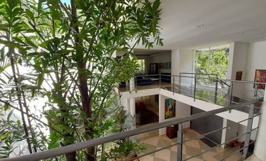 SE ALQUILA HERMOSA Y AMPLIA CASA EN EXCLUSIVO SECTOR DEL OESTE