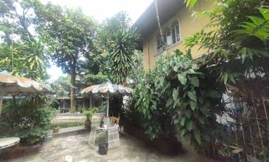 For Sale: House and Lot with Non-operational Resort within Susano Rd., Caloocan