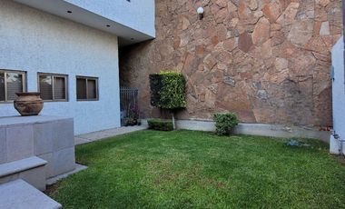 VENTA AMPLIA CASA EN FRACC. TANGAMANGA