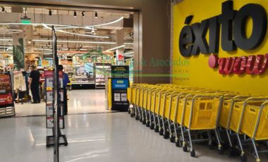 EN GIRARDOT - CUNDINAMARCA VENDEMOS LOCAL EN EL C.C. UNICENTRO EN  LA CIUDAD  DE LAS ACACIAS.