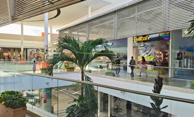 EN GIRARDOT - CUNDINAMARCA VENDEMOS LOCAL EN EL C.C. UNICENTRO EN  LA CIUDAD  DE LAS ACACIAS.