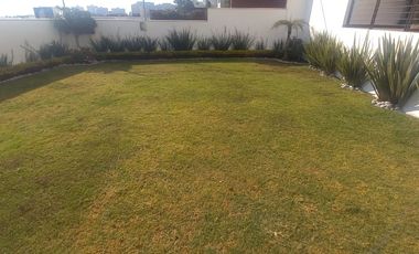 VENTA CASA CON JARDIN LOMAS VERDES 6TA SECCION