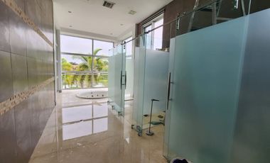 Samborondon, Renta de linda casa de estreno 4 dormitorios con pisicna y jacuzzi