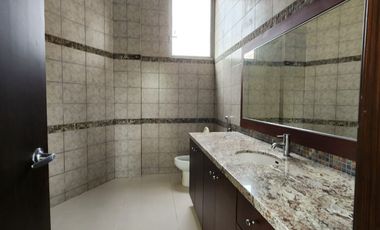 Samborondon, Renta de linda casa de estreno 4 dormitorios con pisicna y jacuzzi