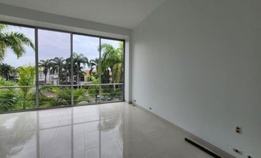 Samborondon, Renta de linda casa de estreno 4 dormitorios con pisicna y jacuzzi