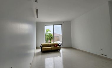 Samborondon, Renta de linda casa de estreno 4 dormitorios con pisicna y jacuzzi