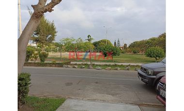 Se Vende Casa En Cedros De Villa Frente A Parque – Chorrillos