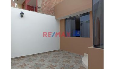 Se Vende Casa En Cedros De Villa Frente A Parque – Chorrillos